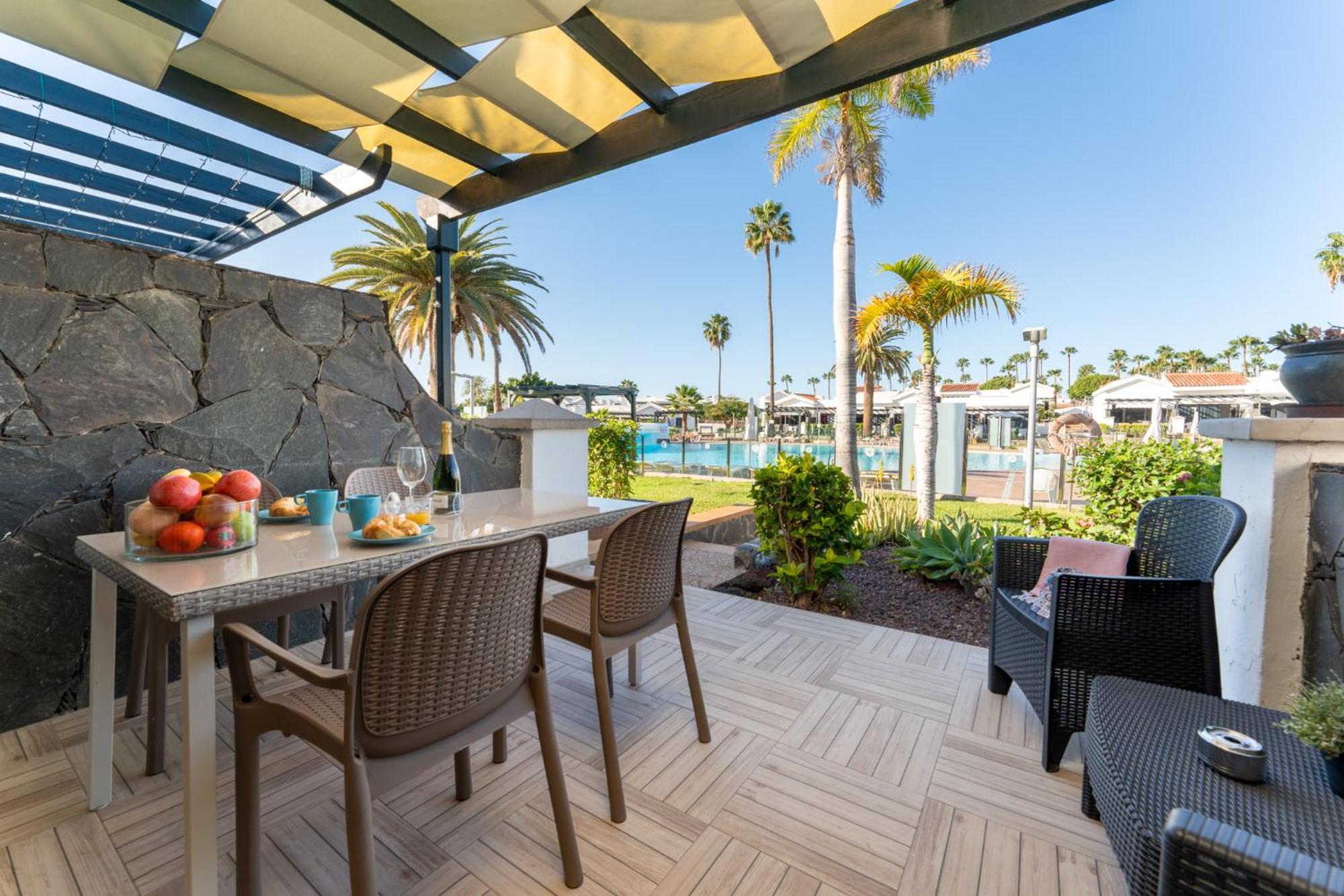 Luxury Poolside Holiday Holiday home *